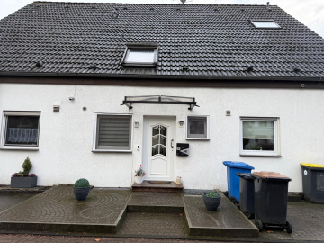 Rheihenmittelhaus in Rhs Zentrum, 47226 Duisburg, Einfamilienhaus